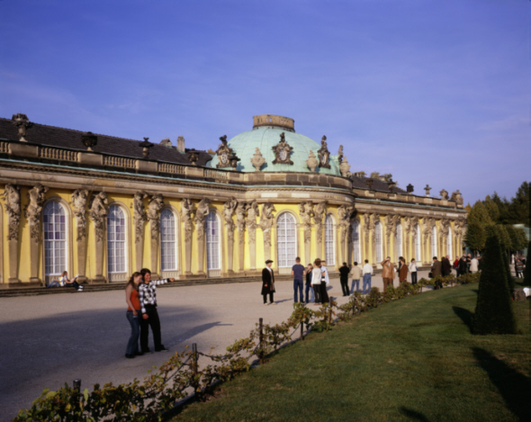 Schloss Sanssouci (C) SPSG - Hans Bach